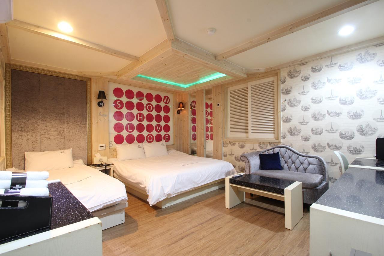 Show Hotel Busan Zimmer foto